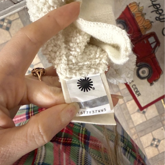 UGG Women's Cozy Cream Phoebe Cardigan POCKETS - Picture 5 of 15